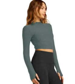Beyond Yoga Featherweight Moving On Cropped Pullover