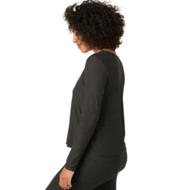 Beyond Yoga Featherweight Under Wraps Nursing Overlap Long Sleeve Tee