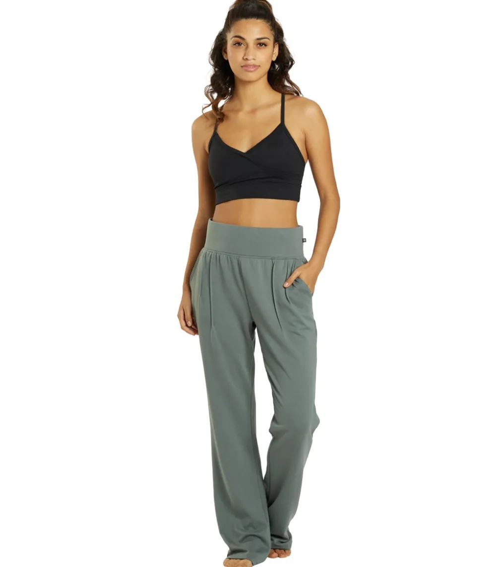 Marika Arlo Pant