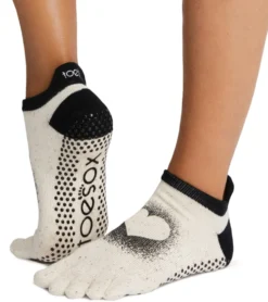 Toesox Low Rise Full-Toe Yoga Grip Socks
