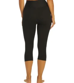 Year of Ours Ribbed Capri Leggings